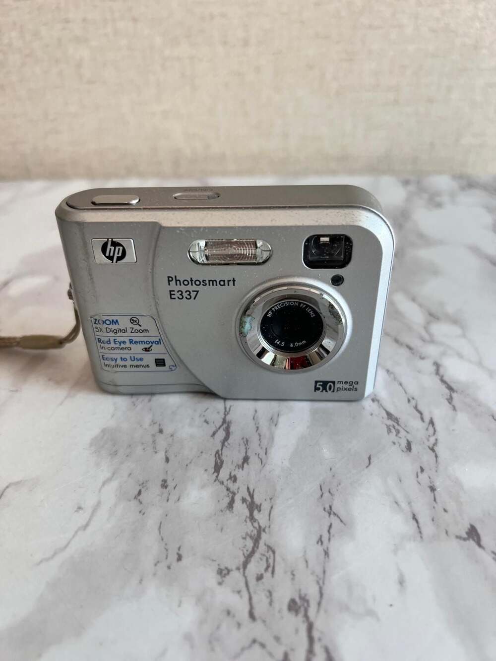 HP Photosmart E337 5MP Digital Camera